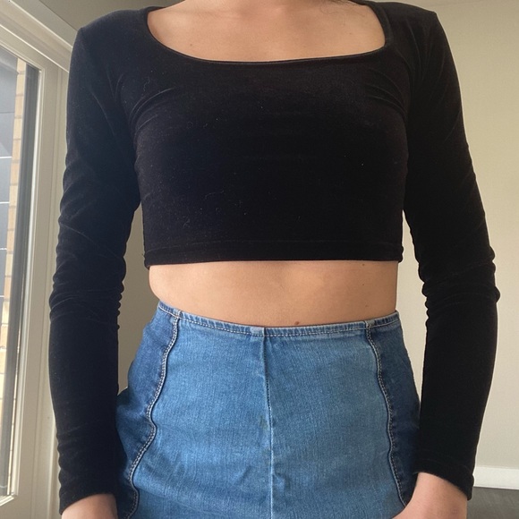 Velvet long sleeve crop top - Picture 1 of 1